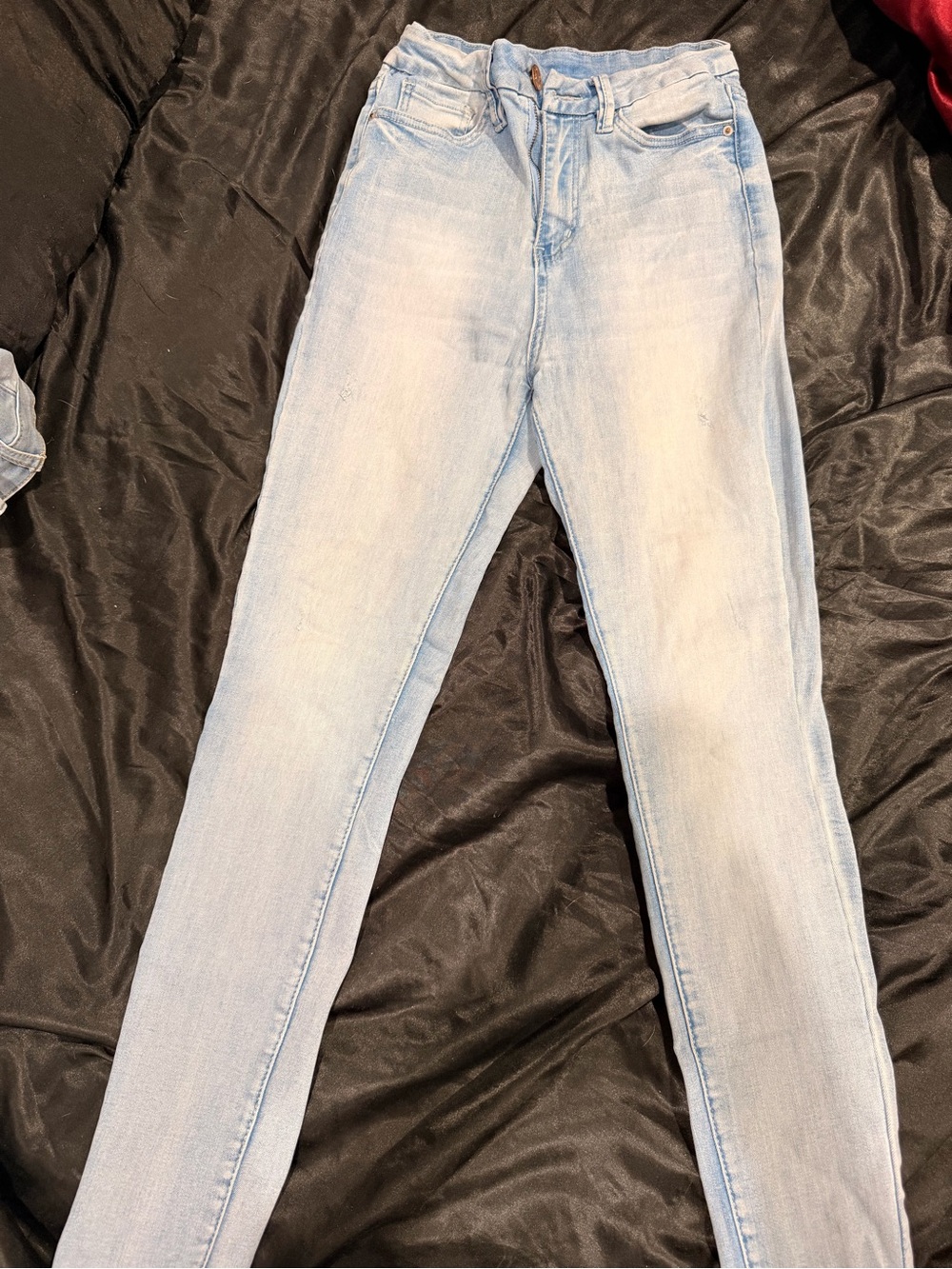 Light Wash Women’s Skinny Jeans - Classic Stretch Fit